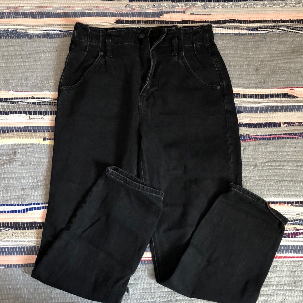 Women’s American Eagle black boyfriend jeans